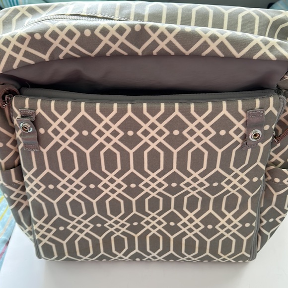 Jual Petunia Pickle Bottom Diaper Bag Boxy Backpack - Picture 4 of 8